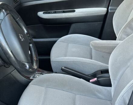 Червоний Пежо 307, об'ємом двигуна 2 л та пробігом 127 тис. км за 4200 $, фото 8 на Automoto.ua