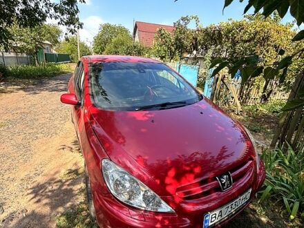 Пежо 307 2001 в Малой Виске на Automoto.ua Красный Пежо 307, объемом двигателя 2 л и пробегом 230 тыс. км за 3200 $, фото 1 на Automoto.ua