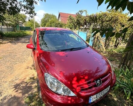 Красный Пежо 307, объемом двигателя 2 л и пробегом 230 тыс. км за 3200 $, фото 1 на Automoto.ua