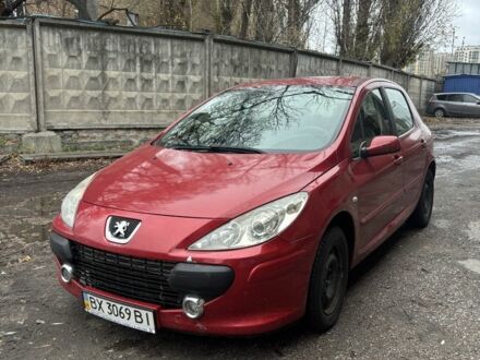 Красный Пежо 307, объемом двигателя 2 л и пробегом 111 тыс. км за 3200 $, фото 1 на Automoto.ua
