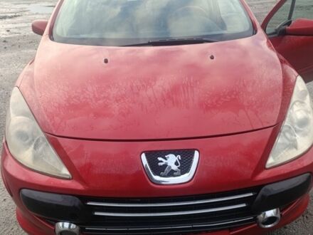 Красный Пежо 307, объемом двигателя 2 л и пробегом 315 тыс. км за 3500 $, фото 1 на Automoto.ua
