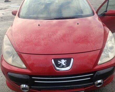 Красный Пежо 307, объемом двигателя 2 л и пробегом 315 тыс. км за 3500 $, фото 1 на Automoto.ua