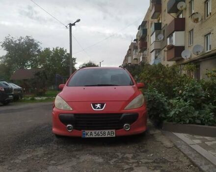 Красный Пежо 307, объемом двигателя 1.6 л и пробегом 350 тыс. км за 3100 $, фото 1 на Automoto.ua