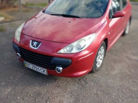 Красный Пежо 307, объемом двигателя 1.59 л и пробегом 105 тыс. км за 5000 $, фото 1 на Automoto.ua