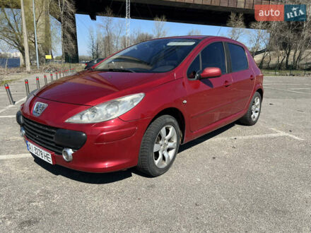 Красный Пежо 307, объемом двигателя 2 л и пробегом 250 тыс. км за 2800 $, фото 1 на Automoto.ua