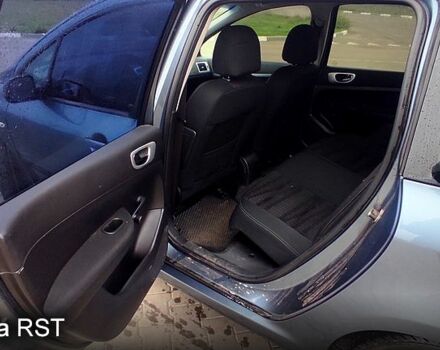 Пежо 307, объемом двигателя 1.6 л и пробегом 337 тыс. км за 4100 $, фото 9 на Automoto.ua