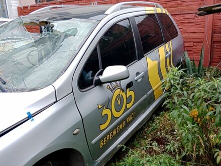 Пежо 307, объемом двигателя 2 л и пробегом 0 тыс. км за 500 $, фото 1 на Automoto.ua