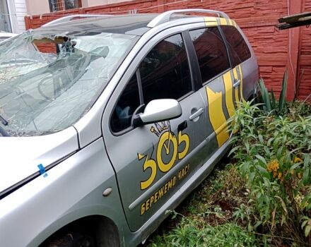 Пежо 307, объемом двигателя 2 л и пробегом 0 тыс. км за 500 $, фото 1 на Automoto.ua