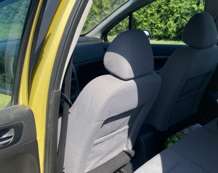 Жовтий Пежо 307, об'ємом двигуна 1.4 л та пробігом 241 тис. км за 2600 $, фото 5 на Automoto.ua