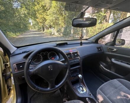 Желтый Пежо 307, объемом двигателя 1.6 л и пробегом 260 тыс. км за 4000 $, фото 8 на Automoto.ua