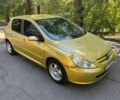 Желтый Пежо 307, объемом двигателя 1.6 л и пробегом 260 тыс. км за 4000 $, фото 7 на Automoto.ua
