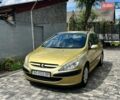 Желтый Пежо 307, объемом двигателя 1.59 л и пробегом 307 тыс. км за 2700 $, фото 1 на Automoto.ua