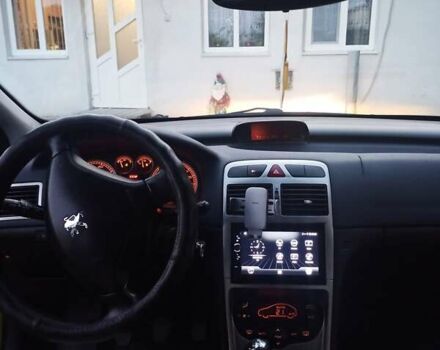 Желтый Пежо 307, объемом двигателя 1.59 л и пробегом 230 тыс. км за 3700 $, фото 1 на Automoto.ua