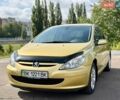 Желтый Пежо 307, объемом двигателя 1.59 л и пробегом 300 тыс. км за 2999 $, фото 1 на Automoto.ua