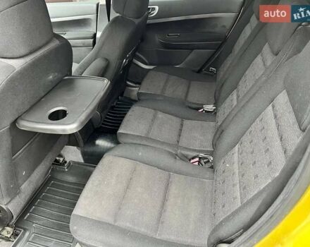 Желтый Пежо 307, объемом двигателя 1.6 л и пробегом 204 тыс. км за 3950 $, фото 8 на Automoto.ua