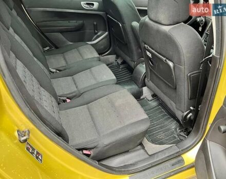 Желтый Пежо 307, объемом двигателя 1.6 л и пробегом 204 тыс. км за 3950 $, фото 3 на Automoto.ua