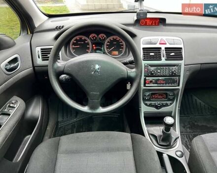 Желтый Пежо 307, объемом двигателя 1.6 л и пробегом 204 тыс. км за 3950 $, фото 2 на Automoto.ua