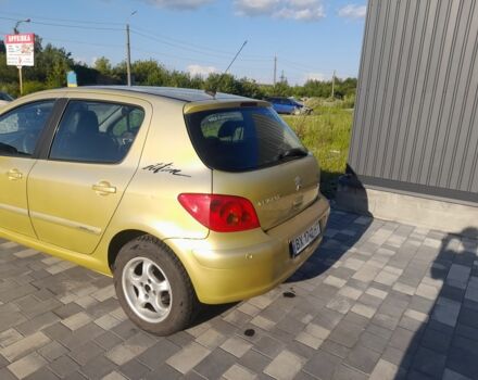 Желтый Пежо 307, объемом двигателя 2 л и пробегом 268 тыс. км за 3800 $, фото 1 на Automoto.ua