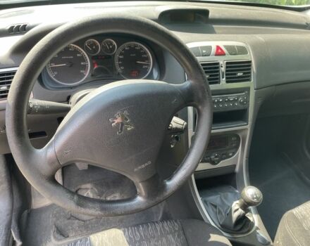Сірий Пежо 307, об'ємом двигуна 1.4 л та пробігом 146 тис. км за 3250 $, фото 3 на Automoto.ua