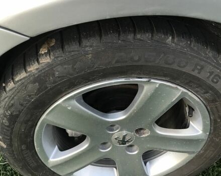 Сірий Пежо 307, об'ємом двигуна 1.4 л та пробігом 380 тис. км за 1500 $, фото 9 на Automoto.ua