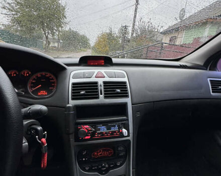 Сірий Пежо 307, об'ємом двигуна 1.6 л та пробігом 304 тис. км за 3100 $, фото 9 на Automoto.ua