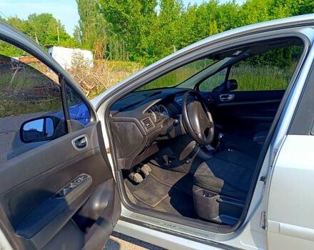 Сірий Пежо 307, об'ємом двигуна 1.6 л та пробігом 304 тис. км за 3200 $, фото 4 на Automoto.ua