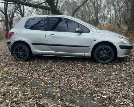 Серый Пежо 307, объемом двигателя 1.4 л и пробегом 312 тыс. км за 2300 $, фото 4 на Automoto.ua