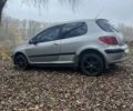 Серый Пежо 307, объемом двигателя 1.4 л и пробегом 312 тыс. км за 2300 $, фото 1 на Automoto.ua