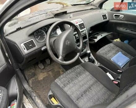 Серый Пежо 307, объемом двигателя 1.6 л и пробегом 200 тыс. км за 800 $, фото 5 на Automoto.ua