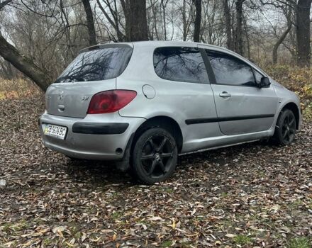 Серый Пежо 307, объемом двигателя 1.4 л и пробегом 312 тыс. км за 2300 $, фото 3 на Automoto.ua