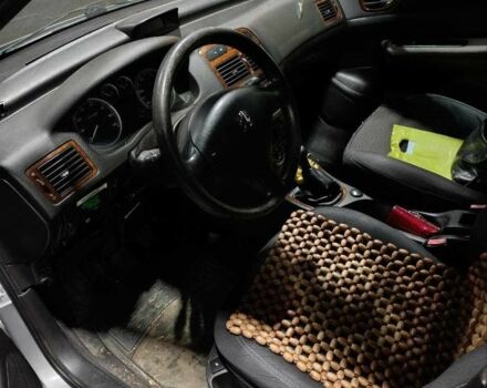 Серый Пежо 307, объемом двигателя 2 л и пробегом 350 тыс. км за 3300 $, фото 4 на Automoto.ua