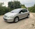 Серый Пежо 307, объемом двигателя 2 л и пробегом 300 тыс. км за 3700 $, фото 1 на Automoto.ua