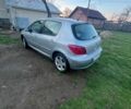 Серый Пежо 307, объемом двигателя 2 л и пробегом 195 тыс. км за 3200 $, фото 3 на Automoto.ua