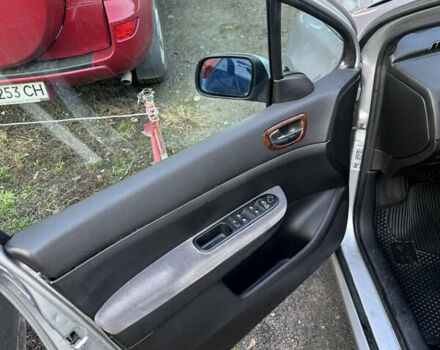 Сірий Пежо 307, об'ємом двигуна 1.59 л та пробігом 222 тис. км за 3500 $, фото 5 на Automoto.ua