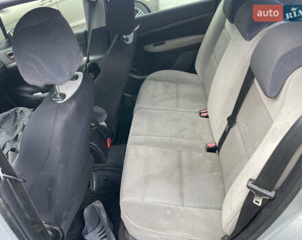 Сірий Пежо 307, об'ємом двигуна 2 л та пробігом 287 тис. км за 3300 $, фото 6 на Automoto.ua