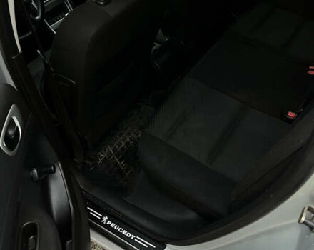 Сірий Пежо 307, об'ємом двигуна 2 л та пробігом 337 тис. км за 3300 $, фото 18 на Automoto.ua