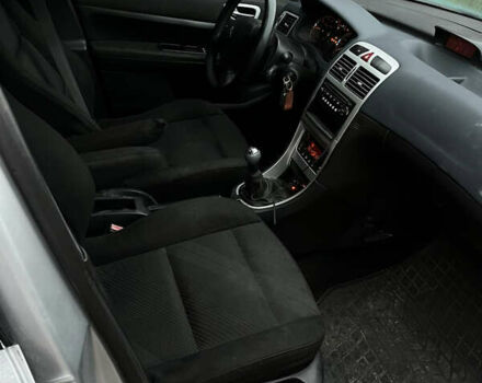 Сірий Пежо 307, об'ємом двигуна 2 л та пробігом 337 тис. км за 3300 $, фото 10 на Automoto.ua