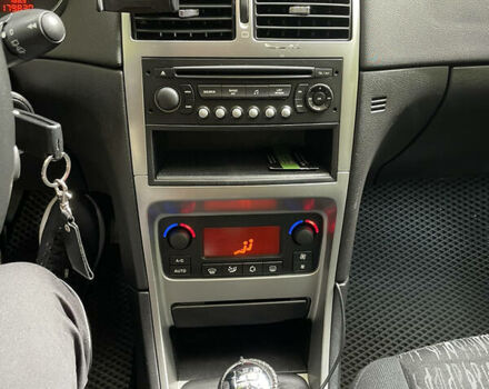 Сірий Пежо 307, об'ємом двигуна 1.6 л та пробігом 198 тис. км за 4500 $, фото 11 на Automoto.ua