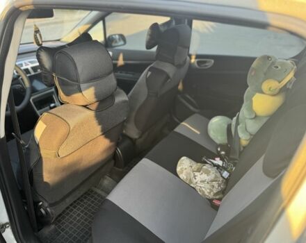 Серый Пежо 307, объемом двигателя 2 л и пробегом 254 тыс. км за 3500 $, фото 3 на Automoto.ua