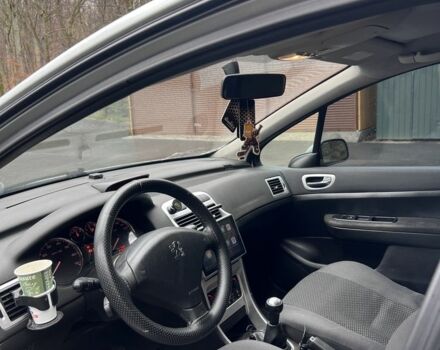 Сірий Пежо 307, об'ємом двигуна 2 л та пробігом 275 тис. км за 3500 $, фото 5 на Automoto.ua