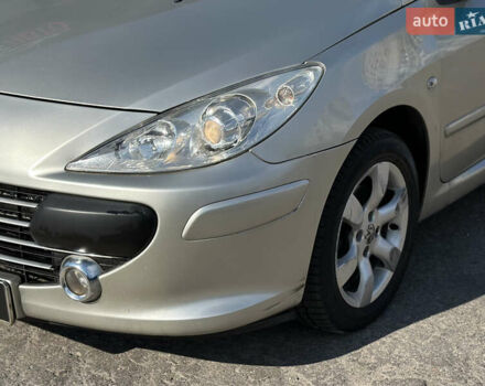 Сірий Пежо 307, об'ємом двигуна 2 л та пробігом 210 тис. км за 4500 $, фото 4 на Automoto.ua