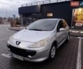 Серый Пежо 307, объемом двигателя 1.59 л и пробегом 241 тыс. км за 4300 $, фото 1 на Automoto.ua