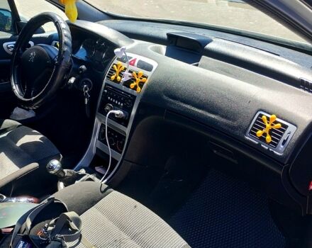 Сірий Пежо 307, об'ємом двигуна 1.6 л та пробігом 220 тис. км за 4000 $, фото 5 на Automoto.ua