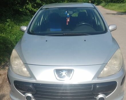 Серый Пежо 307, объемом двигателя 0 л и пробегом 144 тыс. км за 4200 $, фото 2 на Automoto.ua