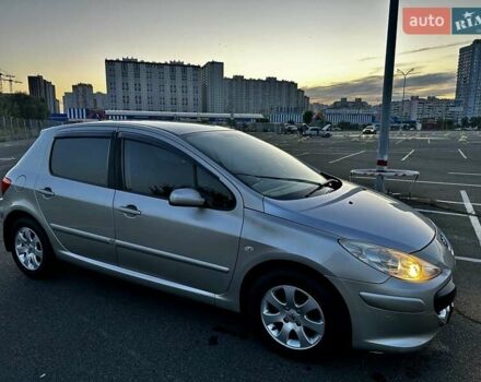 Сірий Пежо 307, об'ємом двигуна 1.59 л та пробігом 164 тис. км за 5250 $, фото 6 на Automoto.ua