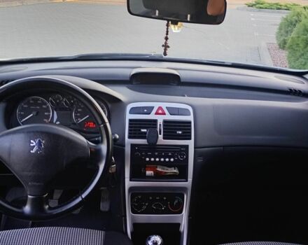 Серый Пежо 307, объемом двигателя 1.6 л и пробегом 241 тыс. км за 4200 $, фото 4 на Automoto.ua