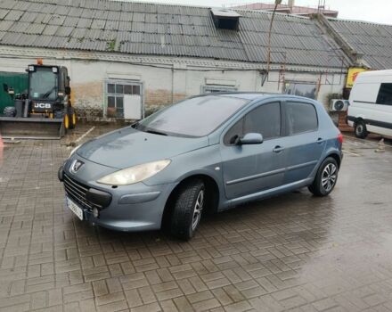 Серый Пежо 307, объемом двигателя 1.6 л и пробегом 300 тыс. км за 3400 $, фото 1 на Automoto.ua
