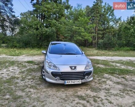 Серый Пежо 307, объемом двигателя 2 л и пробегом 185 тыс. км за 4400 $, фото 4 на Automoto.ua