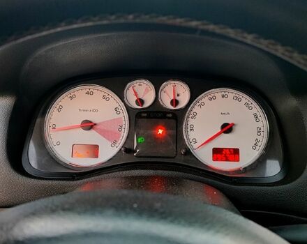 Сірий Пежо 307, об'ємом двигуна 1.6 л та пробігом 300 тис. км за 3600 $, фото 4 на Automoto.ua