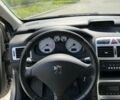 Серый Пежо 307, объемом двигателя 1.6 л и пробегом 208 тыс. км за 3900 $, фото 17 на Automoto.ua